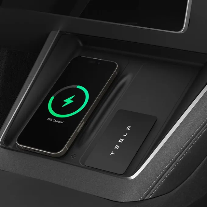 OSŁONA NA ŁADOWARKĘ BEZPRZEWODOWĄ SPIGEN TESLA MODEL Y 2025
