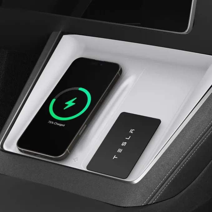 OSŁONA SPIGEN TESLA MODEL Y 2025 WIRELESS CHARGING PAD COVER WHITE