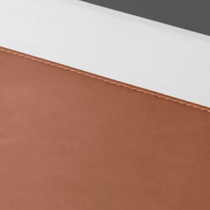 PODKŁADKA SPIGEN LD302 DESK PAD BROWN